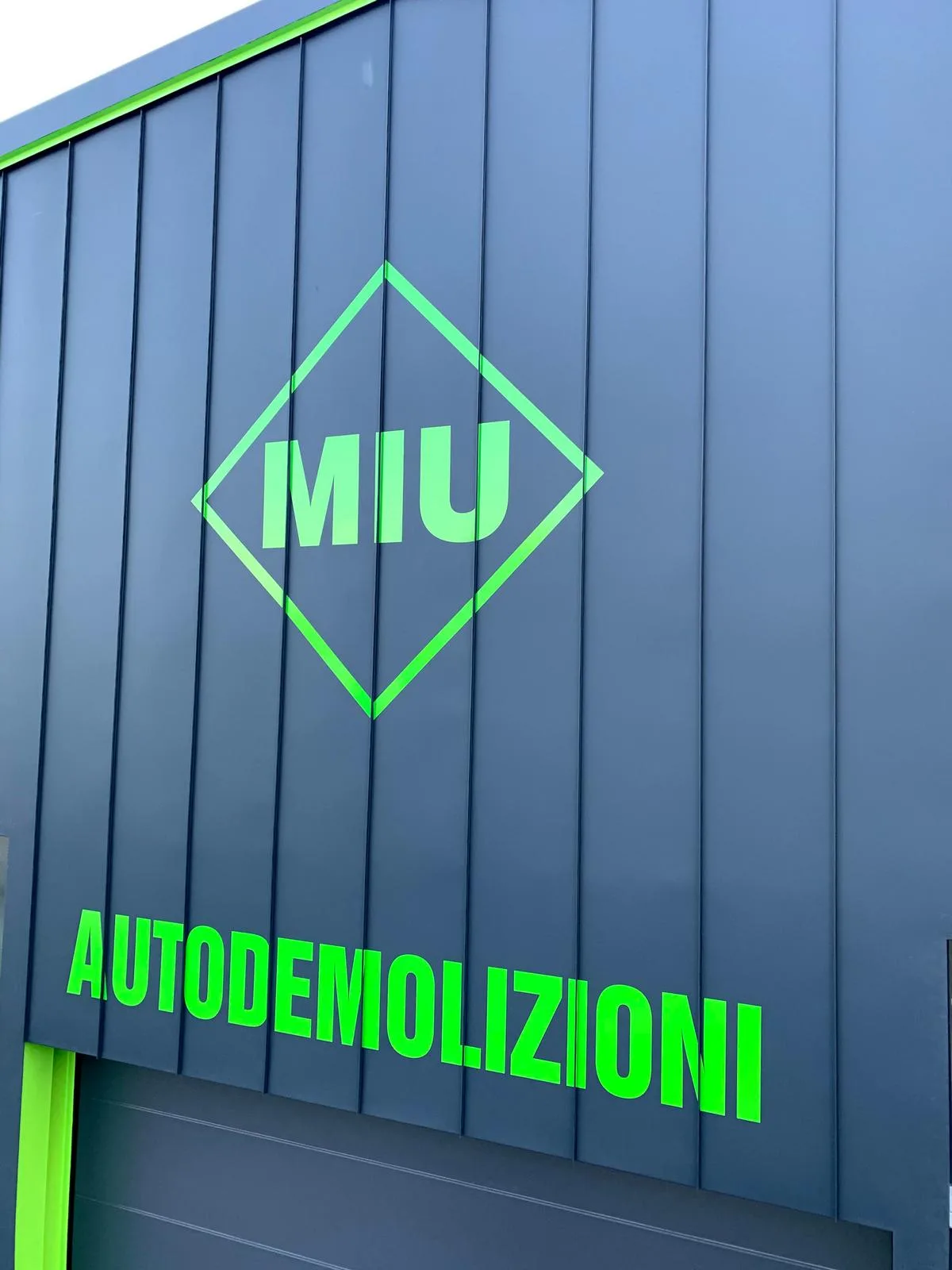 INSEGNA AUTODEMOLIZIONE