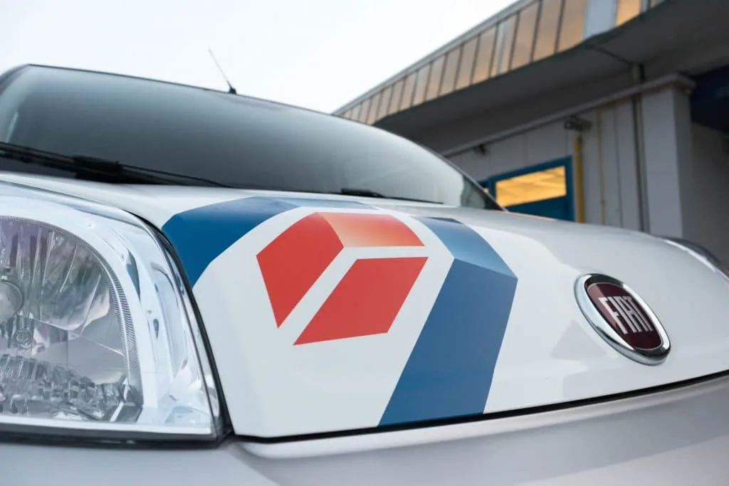 Personalizzazione flotte commercialiadesivi per furgoni online