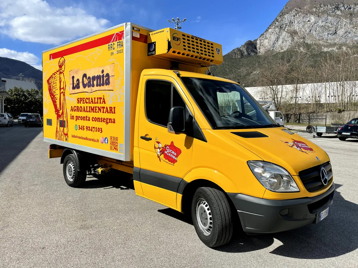 Furgone frigo brandizzato per Cucina di Carnia