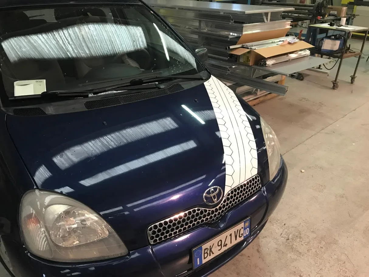 Adesivi per le auto di cortesia dell'Autofficina Esperia