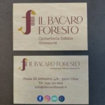 Fronte e retro del biglietto da visita del Bacaro Foresto di Udine: logo bordeaux col pesce sul fronte, indirizzo e social sul retro