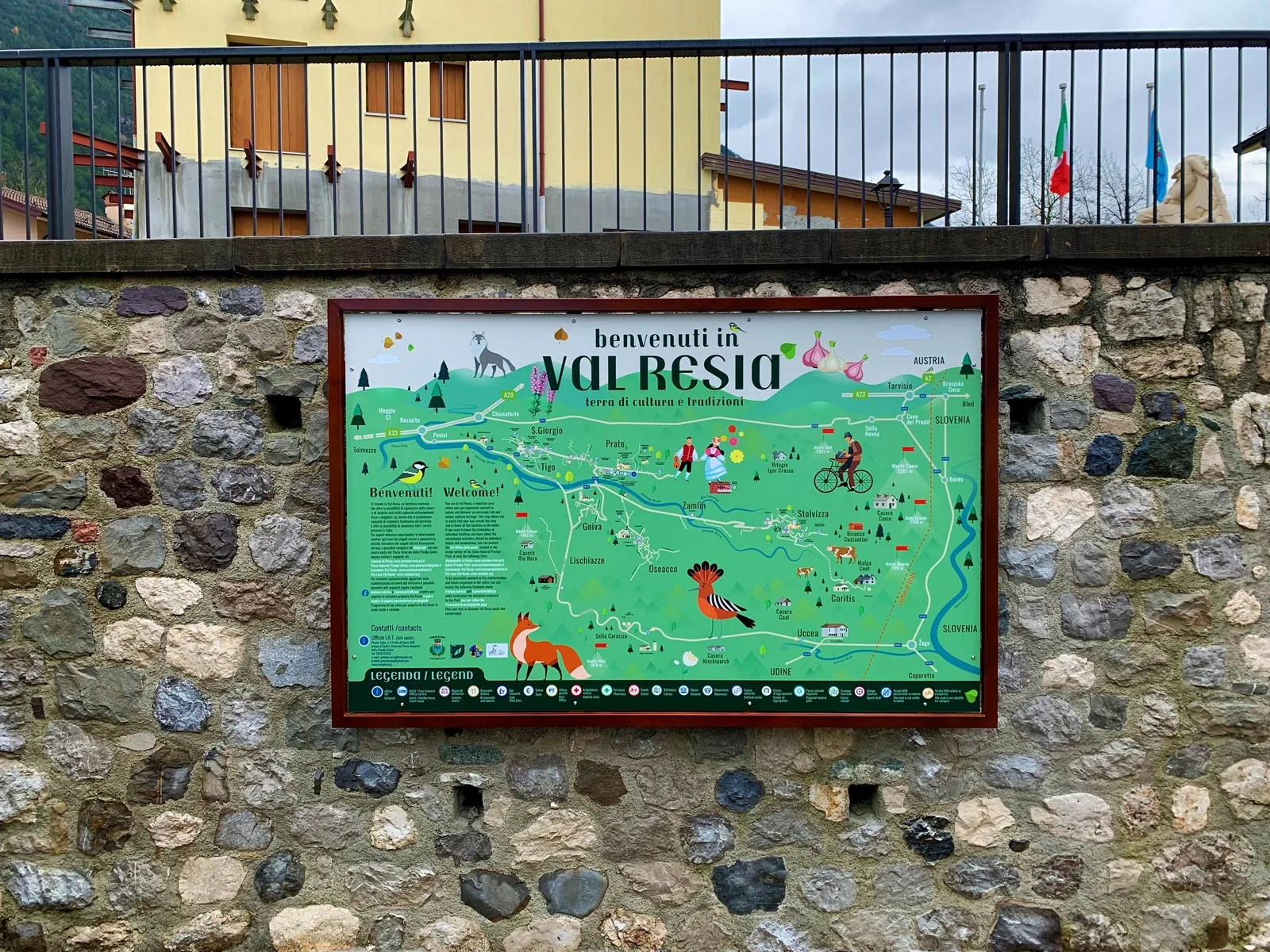 cartello con mappa territoriale