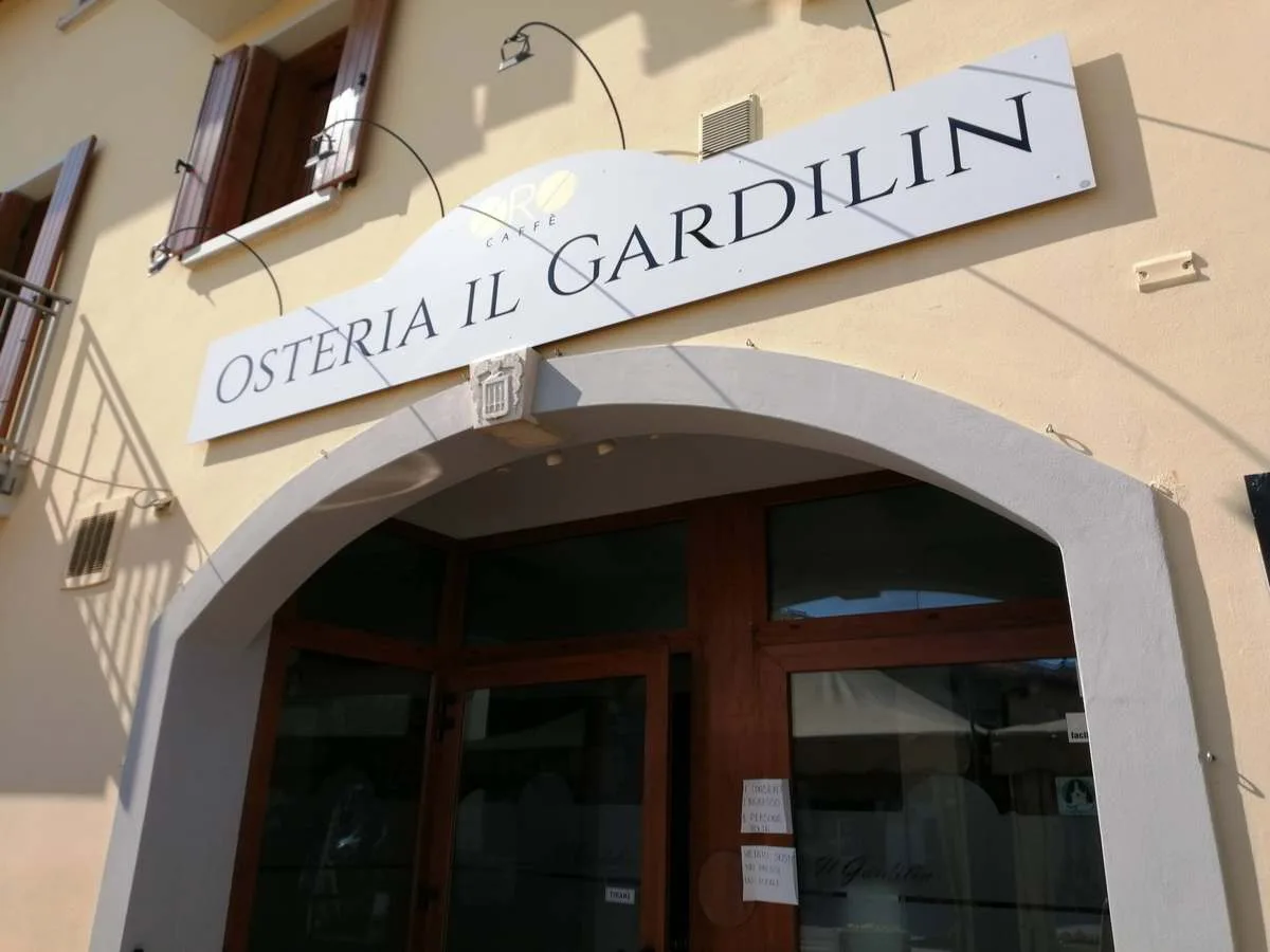 iNSEGNA A PANNELLO CON FARETTI