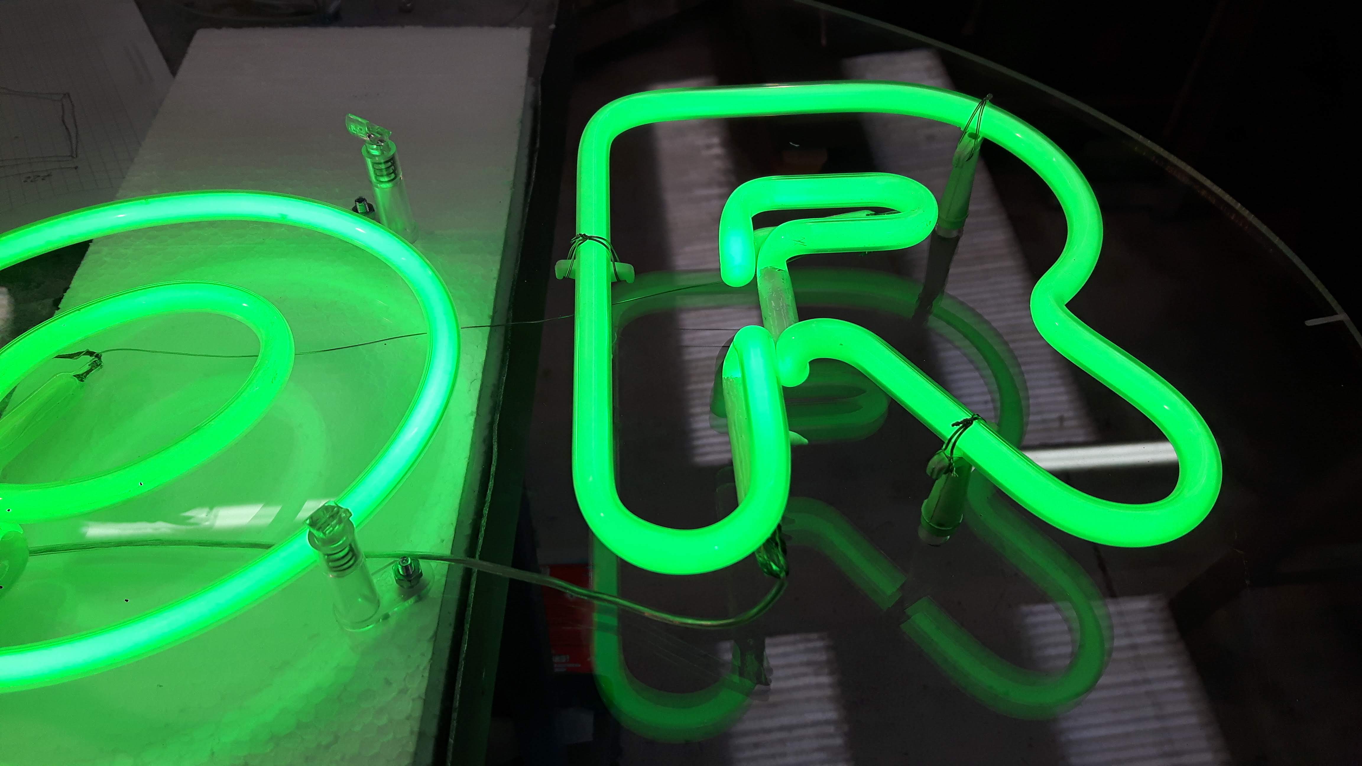 insegna neon - scritte al neon