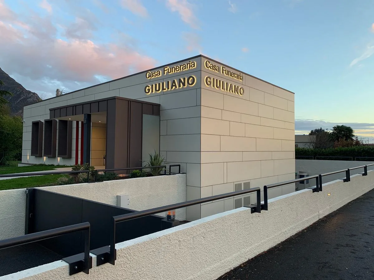 insegne luminose in provincia di Udine