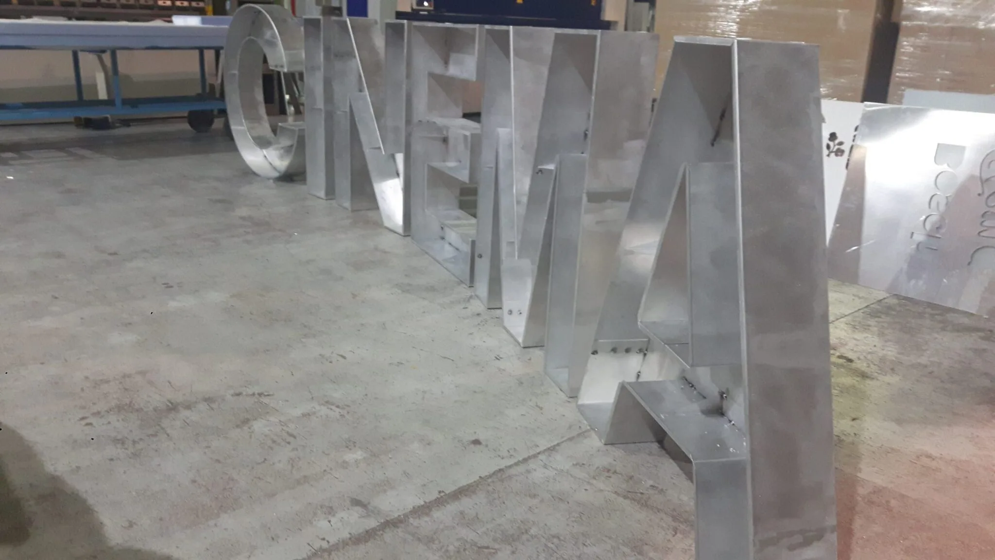 Scritta 3d in alluminio