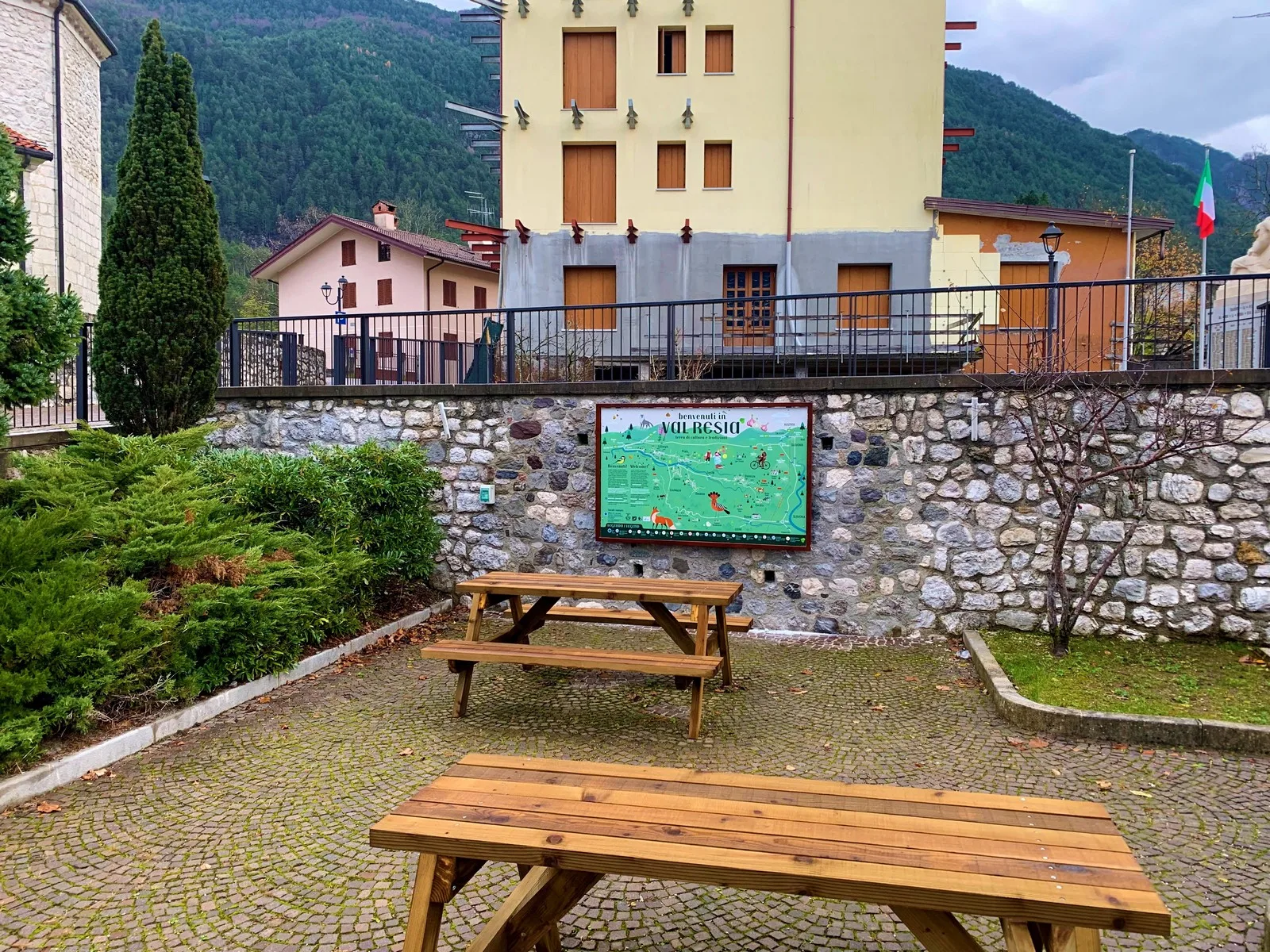 cartello con cornice corten per segnaletica territoriale