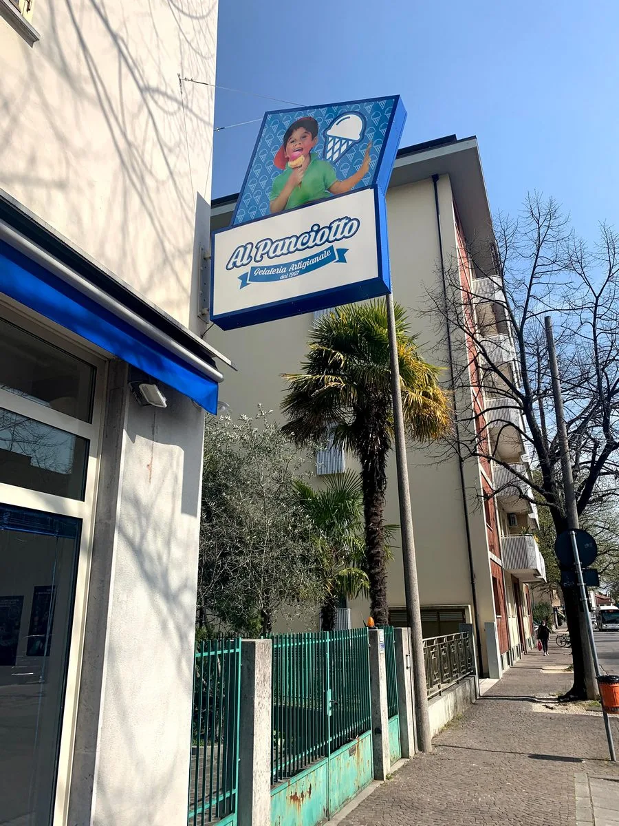 insegna cassonetto bifacciale Udine